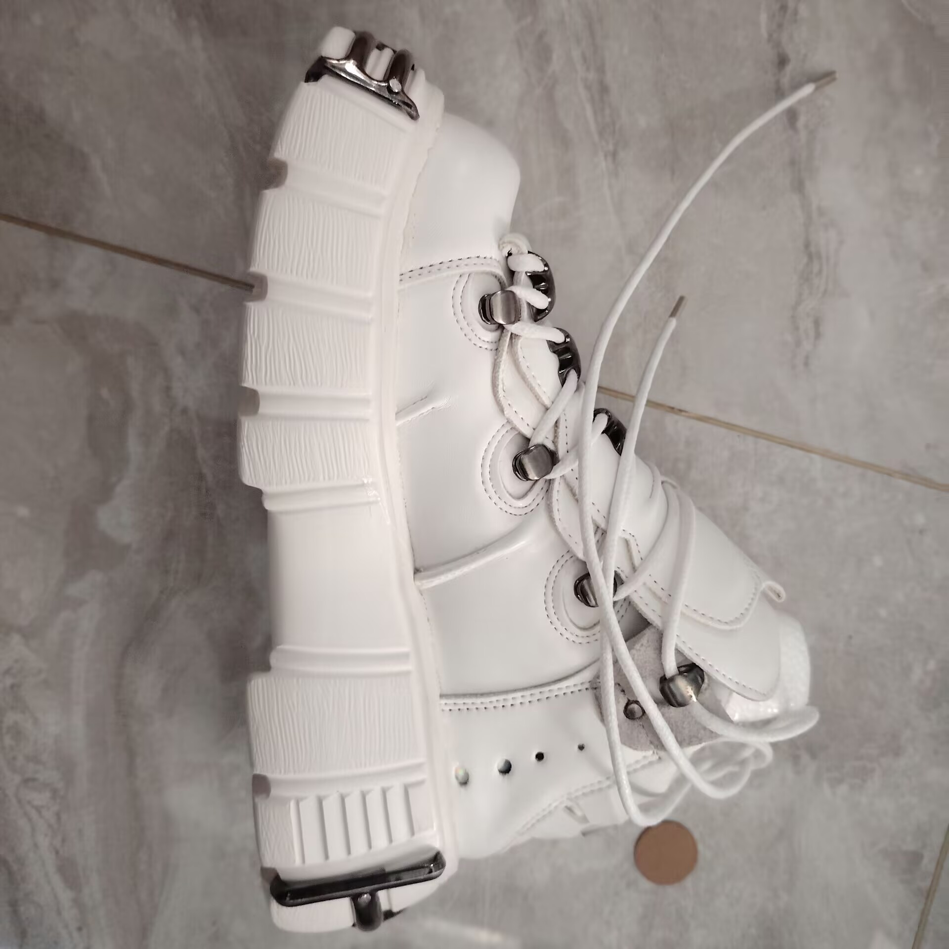 2026 Women Goth Leather Heavy  - Men'S Shoes Hey Dude 评论和价格